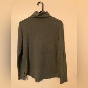 Denver Hayes Gray/Green Long Sleeve Top